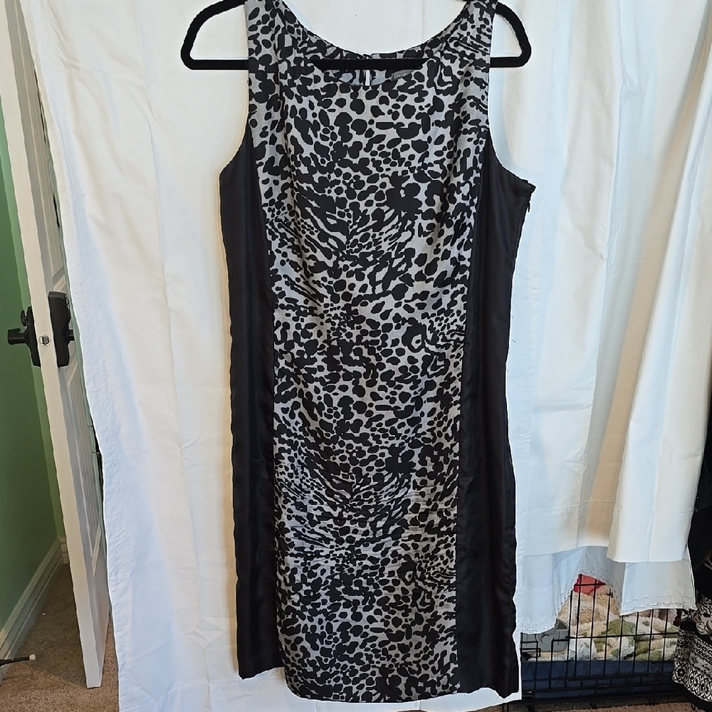 Elegant Black and Gray Leopard Print Dress